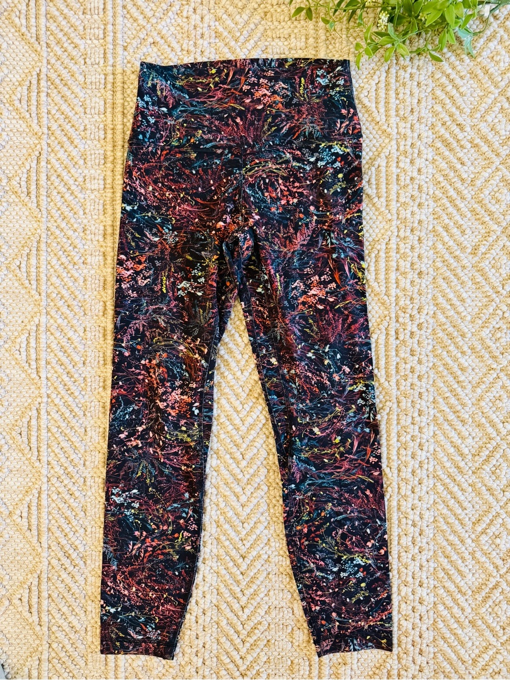 lululemon athletica Black Multicolor Abstract Cropped Leggings